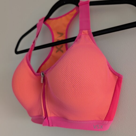 3/$30 Victoria Secret VSX incredible front close sports bra - Picture 2 of 7